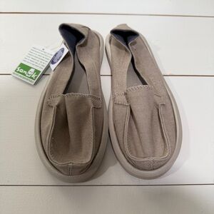 NWT Sanuk Tan Sidewalk Surfers Shorty Tx